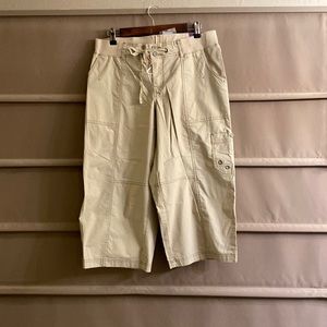 Cargo Capris
